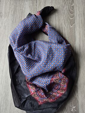 Vintage Echo 100% Silk Scarf Blue Red Paisley Medallion Print Made In Japan 30"